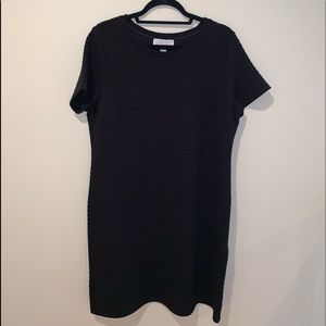 Black short sleeve dress